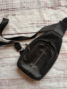 Tommy Hilfiger Black Men's Sling Crossbody Bag